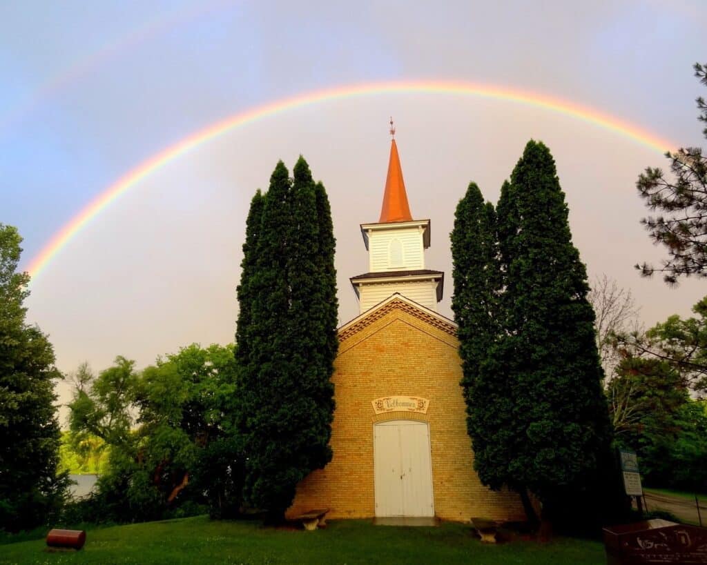Heart Prairie Lutheran Church Begins Services for the Year